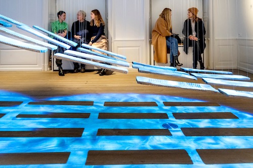 In Stepping Out! you'll get a unique insight into China's contemporary art scene through 80 works by 26 prominent female artists. The exhibition includes performance, video, photography, sculpture, ink drawings and oil paintings, offering a surprisingly rich range of themes, approaches and perspectives.